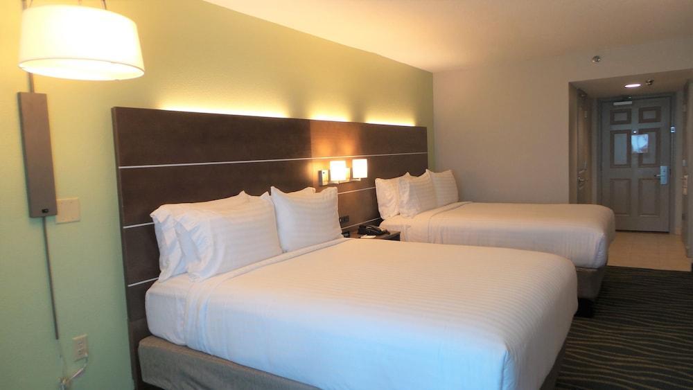 Holiday Inn Express & Suites Oceanfront Daytona Beach Shores By Ihg Dış mekan fotoğraf