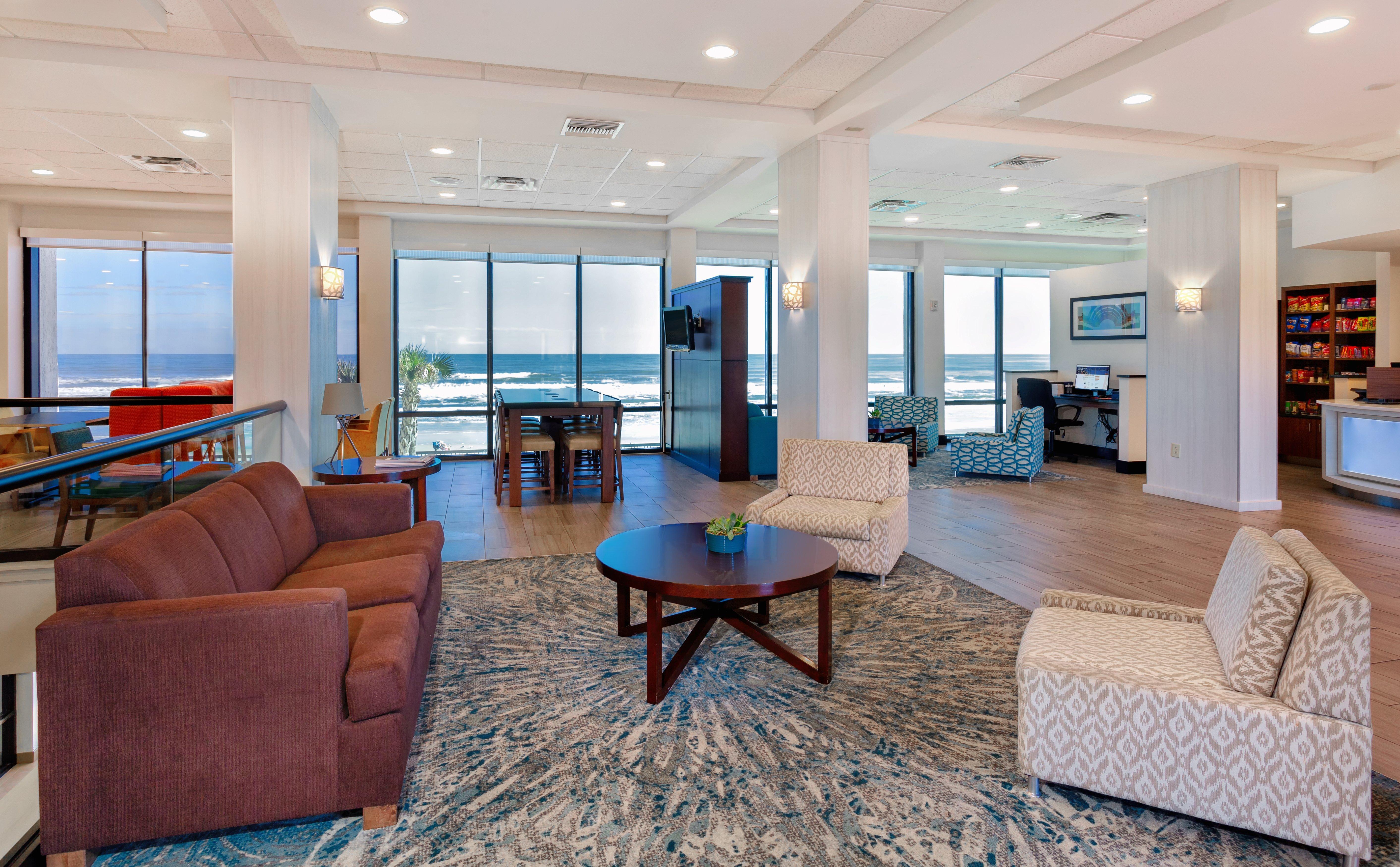 Holiday Inn Express & Suites Oceanfront Daytona Beach Shores By Ihg Dış mekan fotoğraf