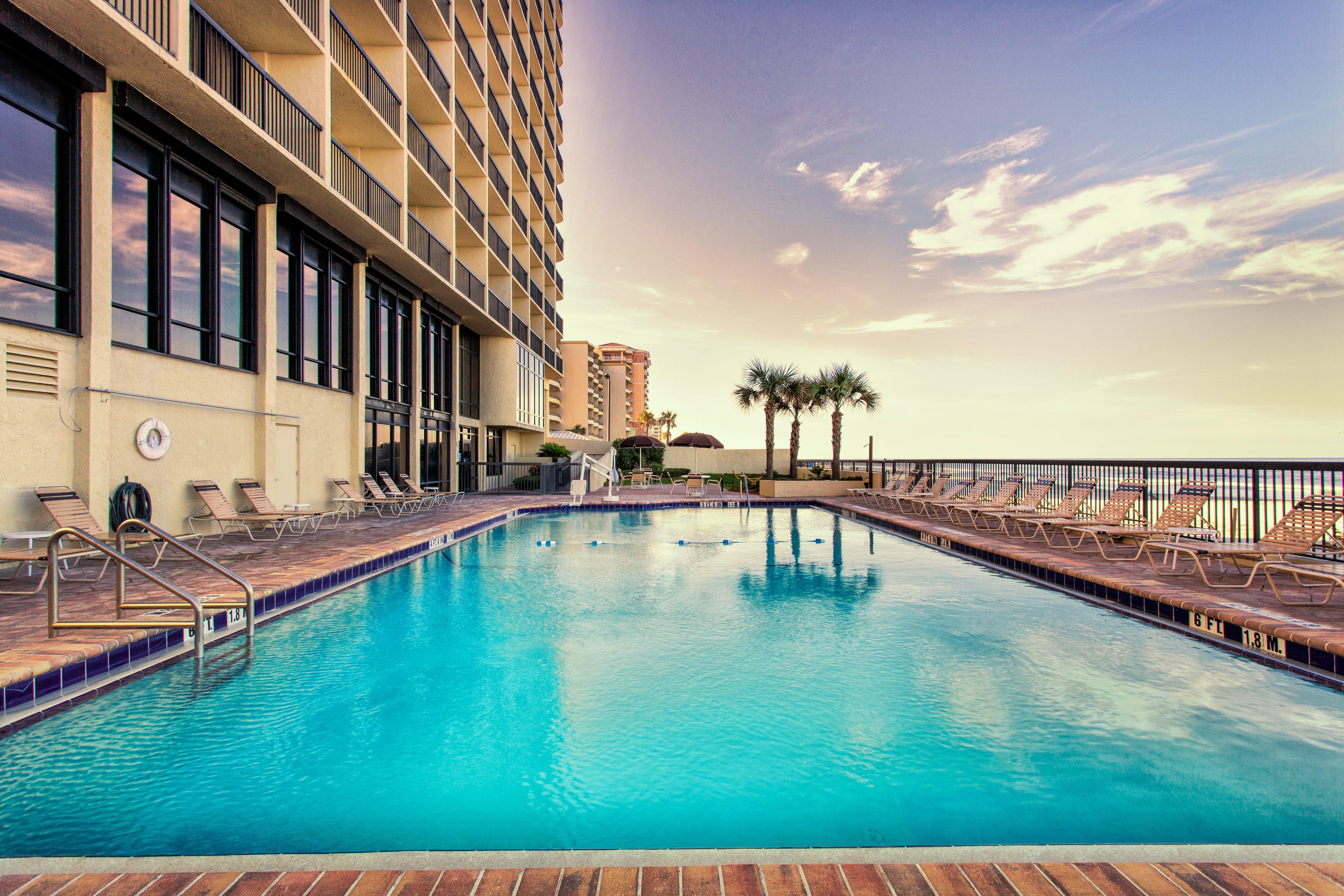 Holiday Inn Express & Suites Oceanfront Daytona Beach Shores By Ihg Dış mekan fotoğraf
