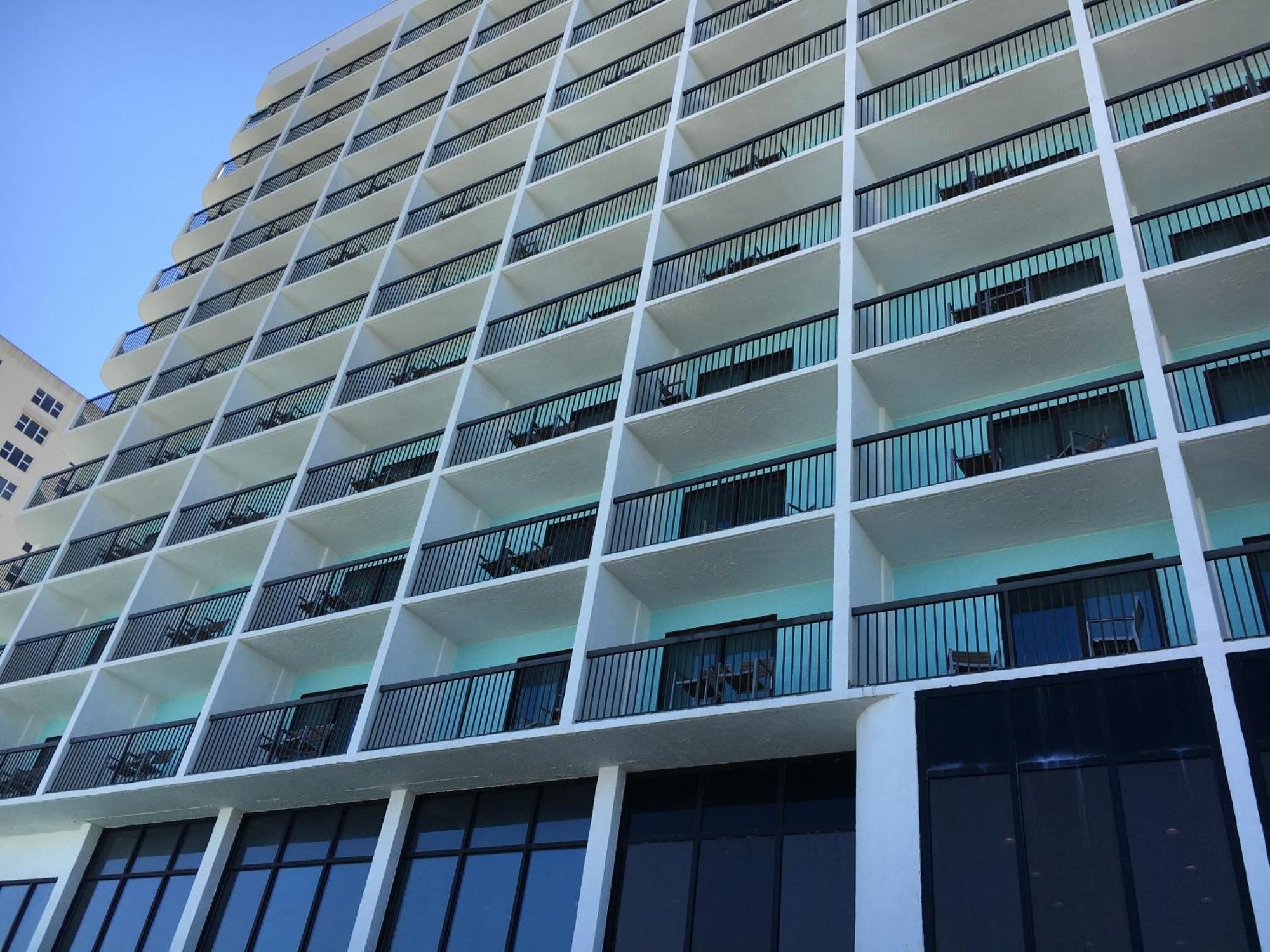 Holiday Inn Express & Suites Oceanfront Daytona Beach Shores By Ihg Dış mekan fotoğraf