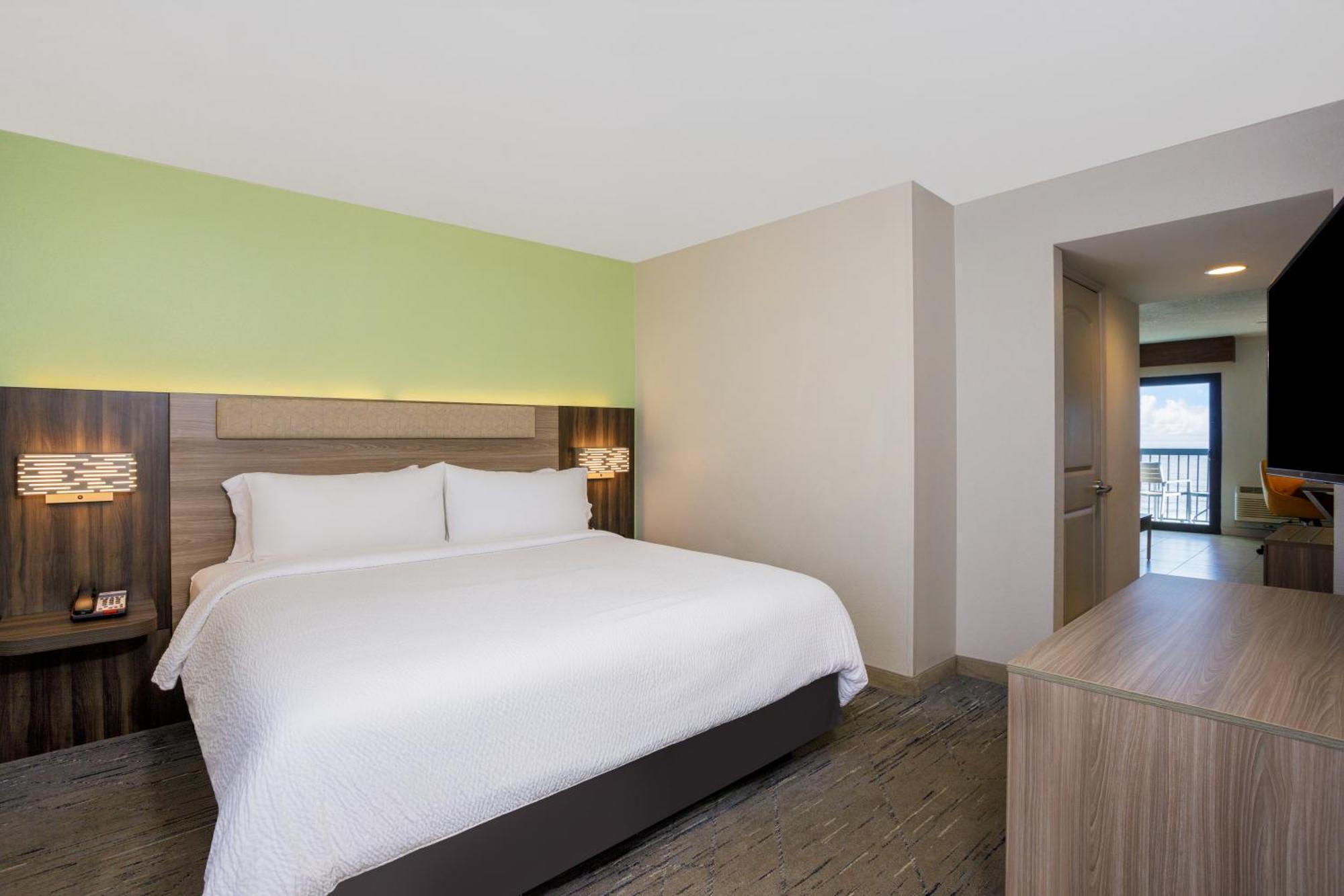 Holiday Inn Express & Suites Oceanfront Daytona Beach Shores By Ihg Dış mekan fotoğraf