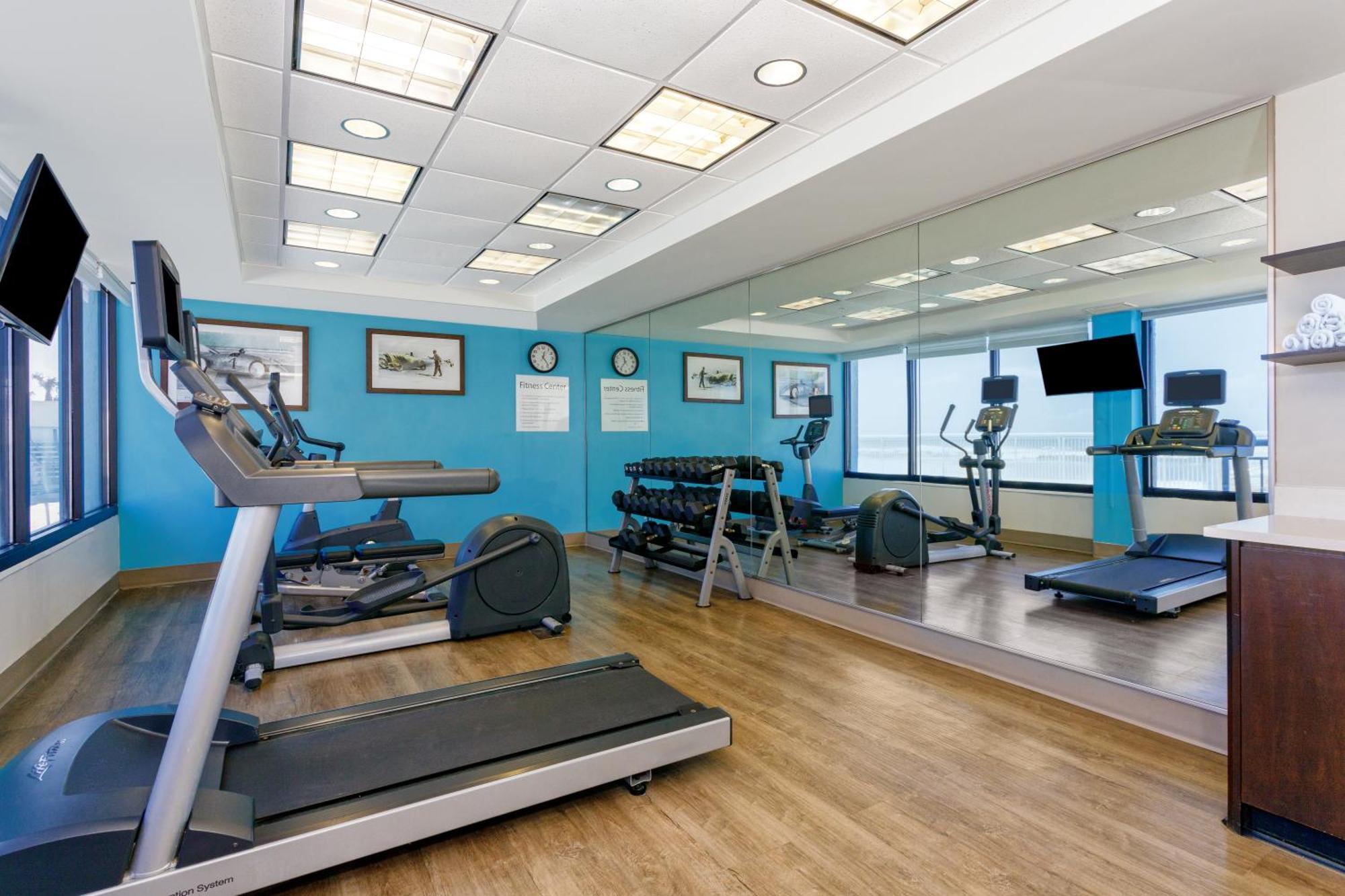Holiday Inn Express & Suites Oceanfront Daytona Beach Shores By Ihg Dış mekan fotoğraf