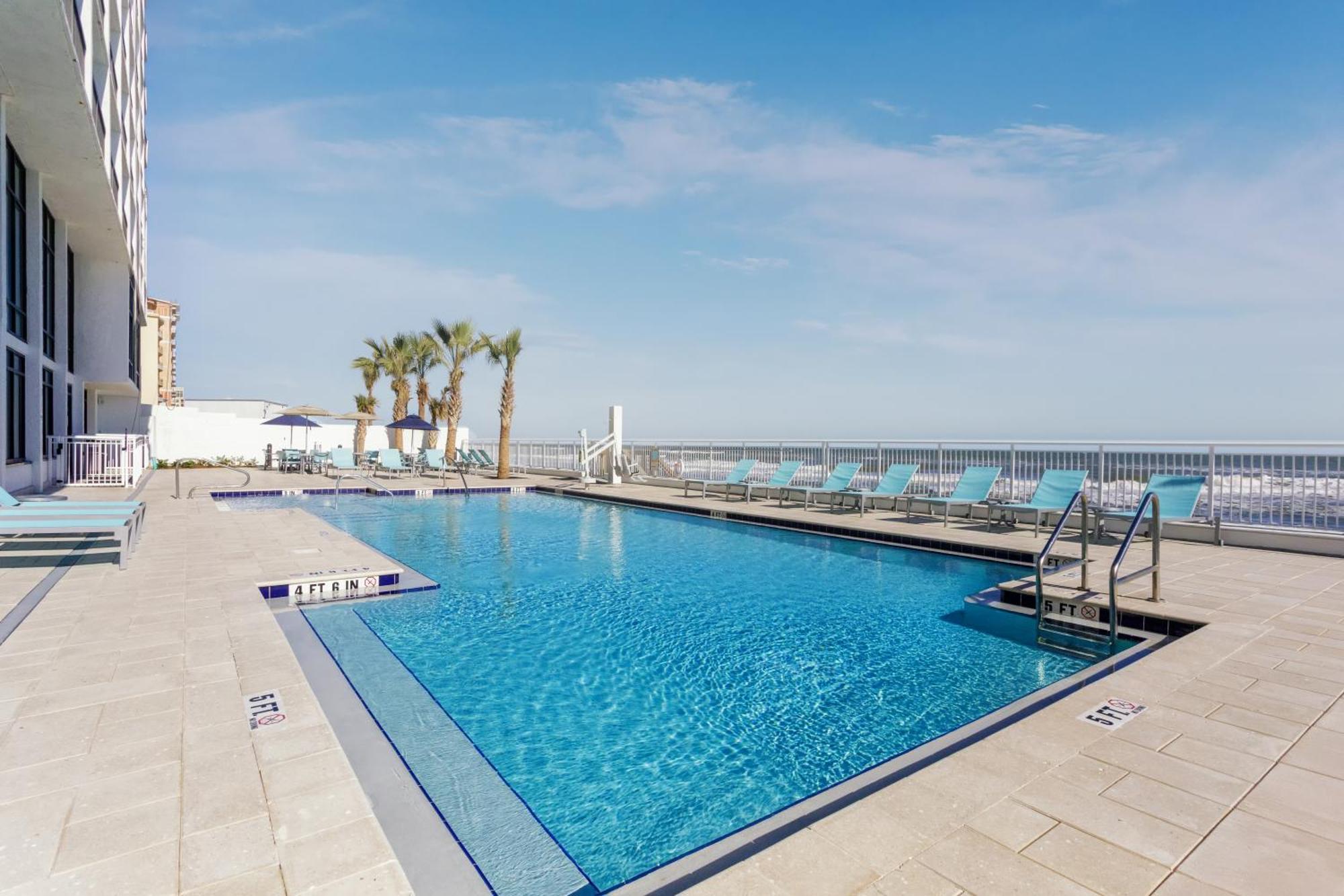 Holiday Inn Express & Suites Oceanfront Daytona Beach Shores By Ihg Dış mekan fotoğraf