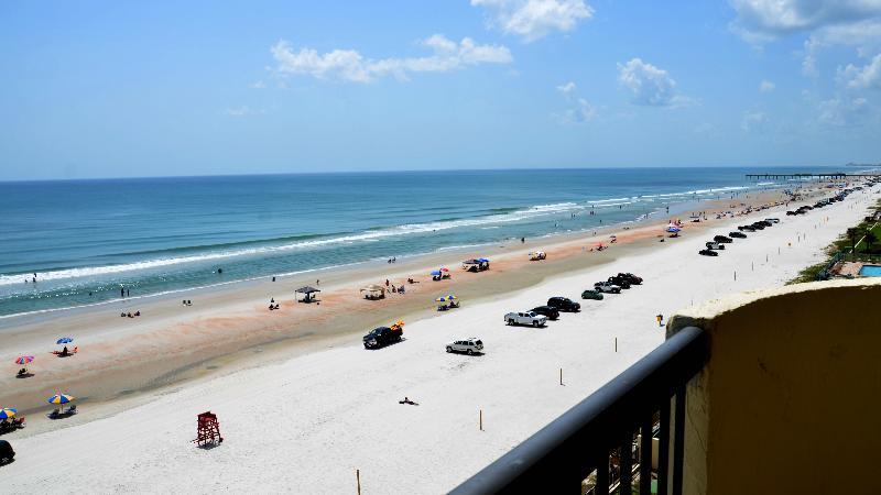 Holiday Inn Express & Suites Oceanfront Daytona Beach Shores By Ihg Dış mekan fotoğraf